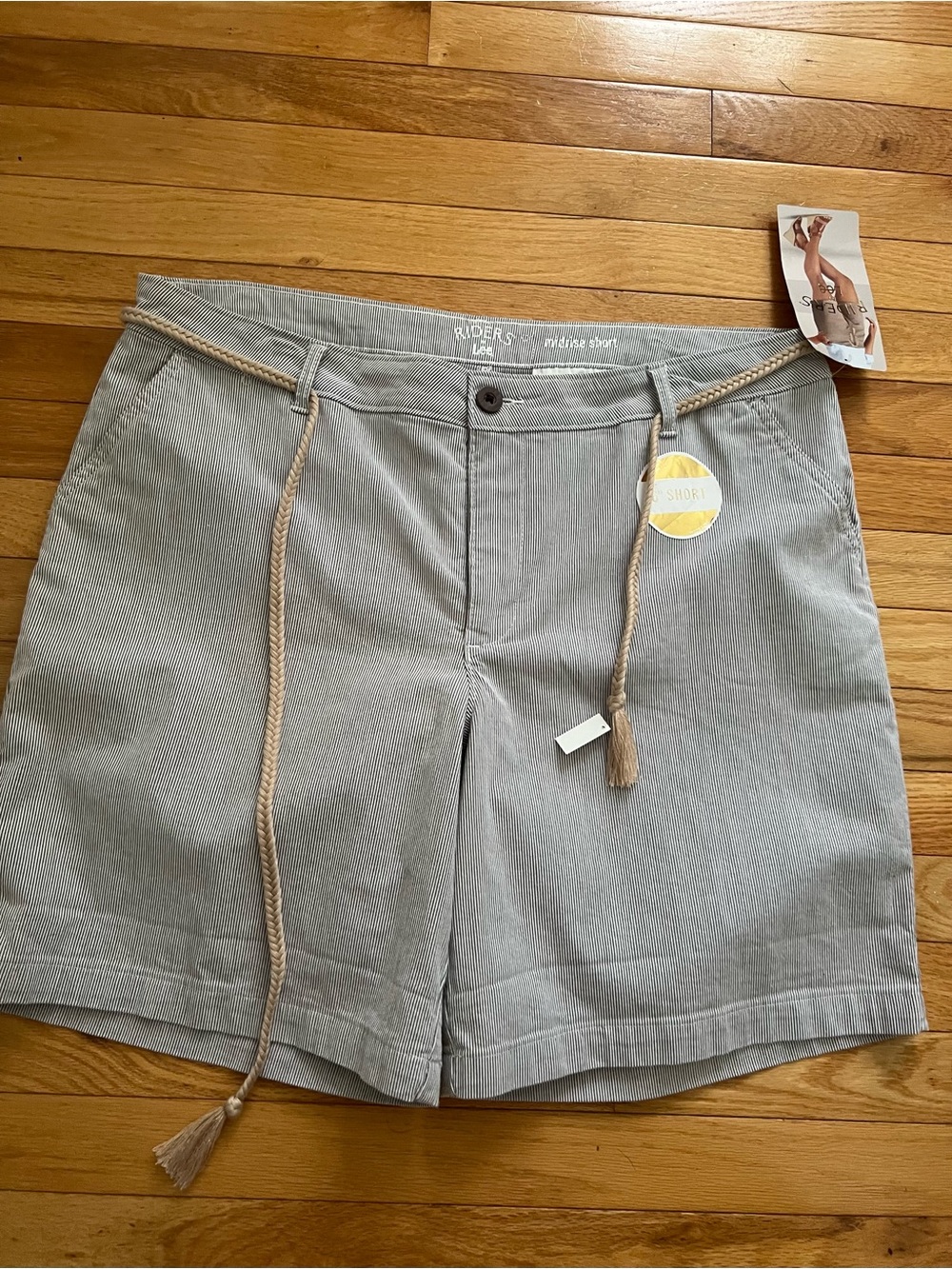 Riders By Lee 6” White And Blue Stripes Women’s Shorts Size 20